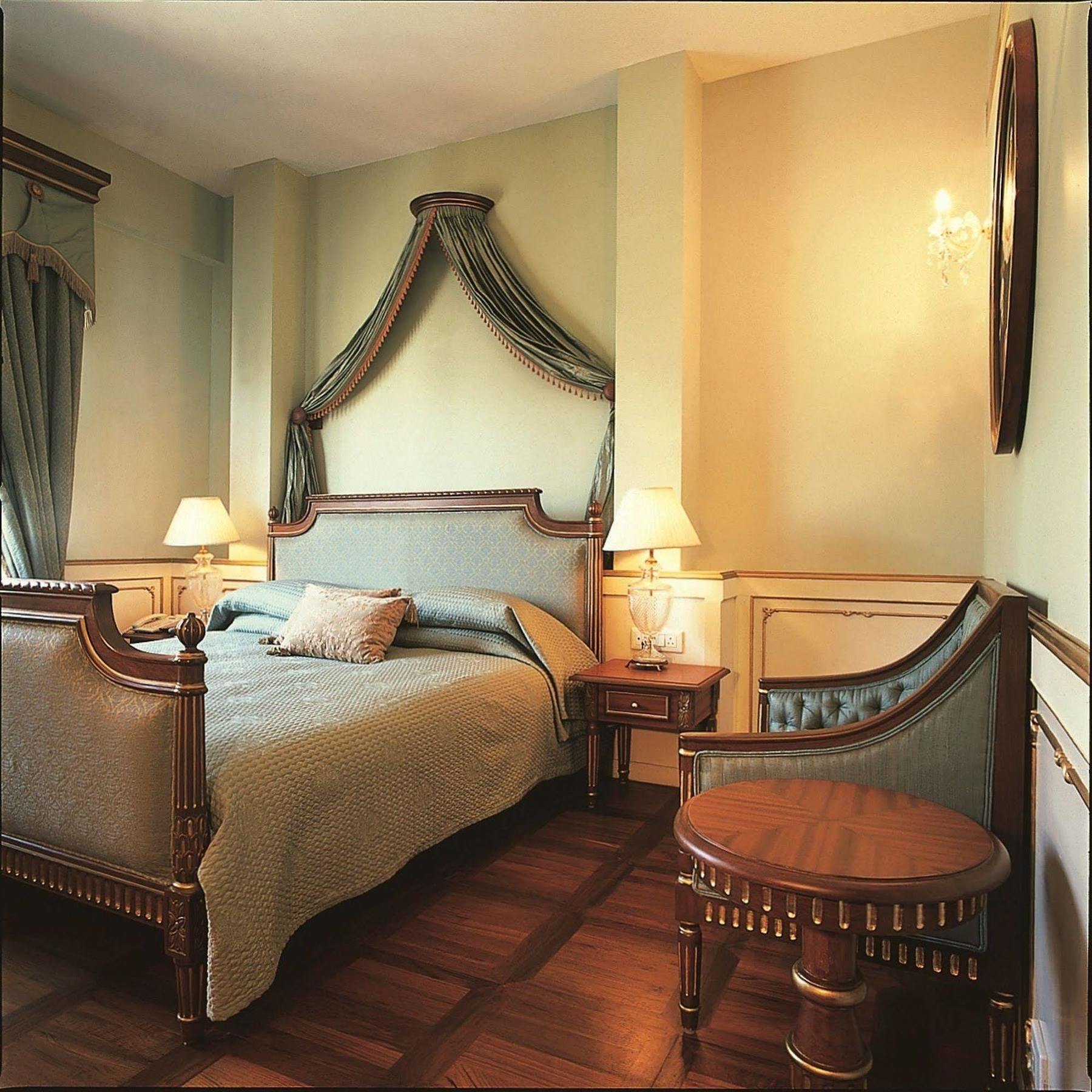 The Gordon House Hotel, Colaba Mumbai Oda fotoğraf